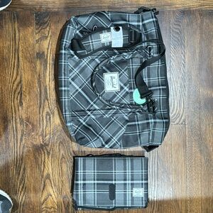 NWT Herschel Strand Sprout Diaper 28.5L Duffle Bag Greyscale Plaid +Changing Pad